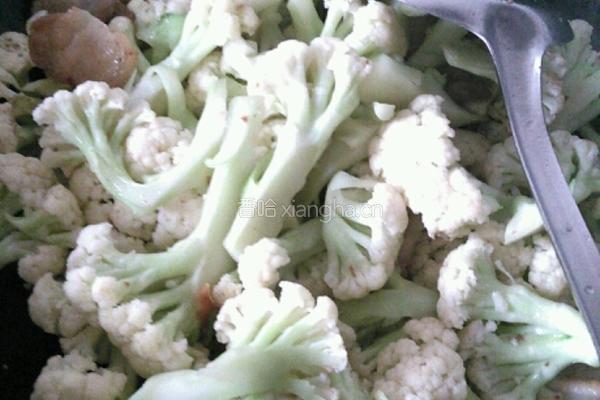 五花肉烧菜花的做法图解4