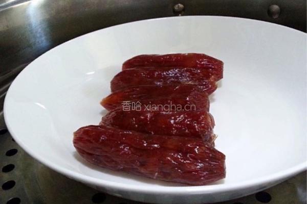 香肠煲仔饭的做法图解2