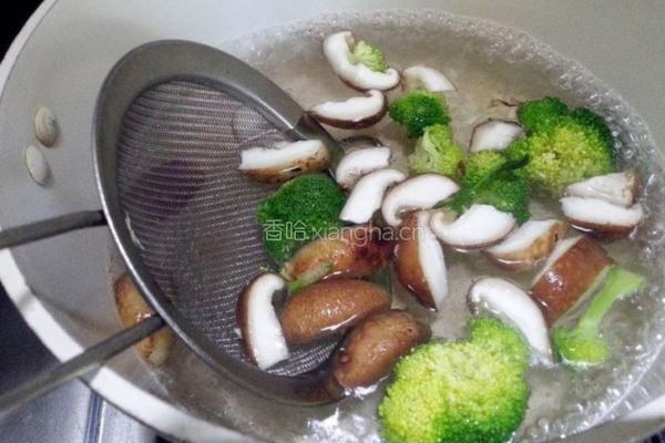 香肠煲仔饭的做法图解3