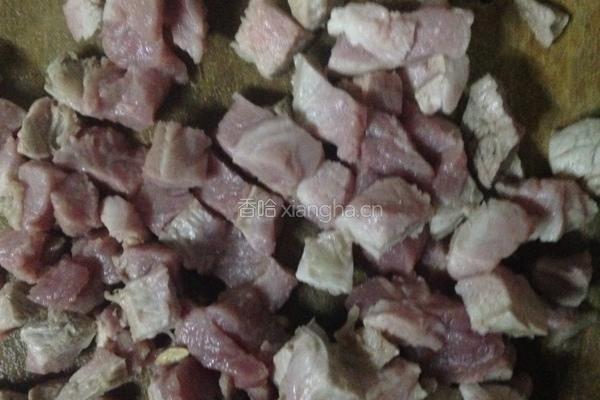 牛肉玉米粒的做法图解1
