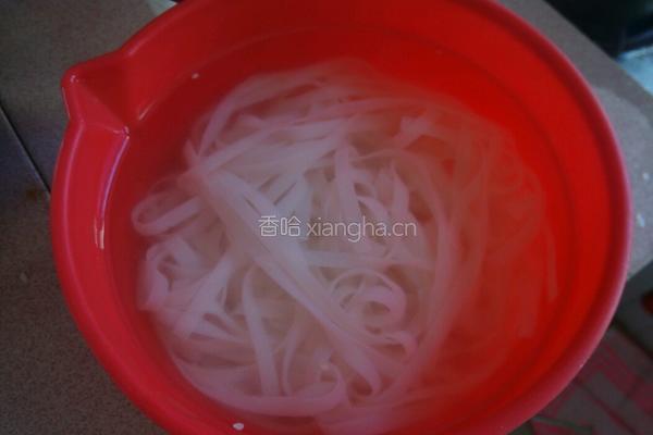 炒面线的做法图解1