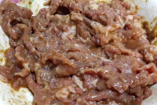 炒牛肉粿条的做法图解3