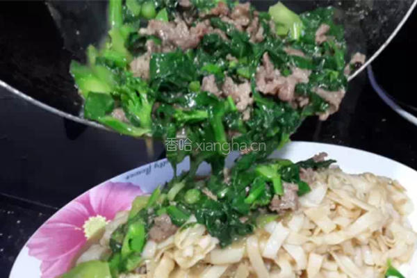 炒牛肉粿条的做法图解12