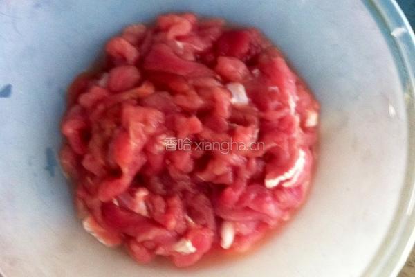 杏鲍菇炒肉丝的做法图解1