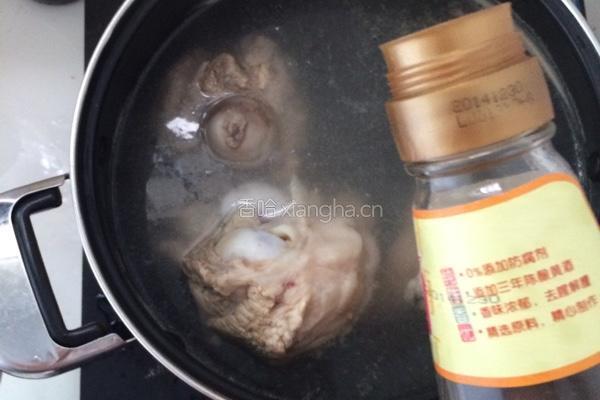 香菇山药大骨汤的做法图解3