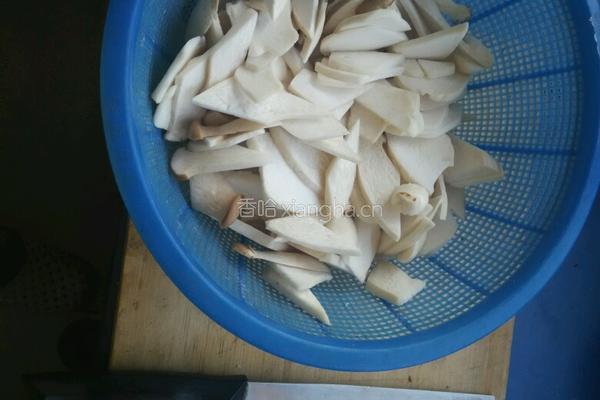 杏鲍菇炒鸡蛋的做法图解3