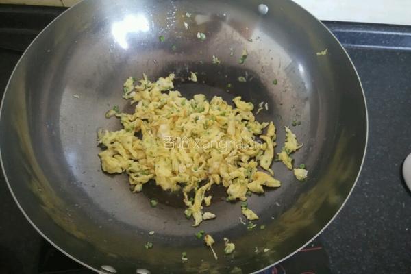杏鲍菇炒鸡蛋的做法图解8