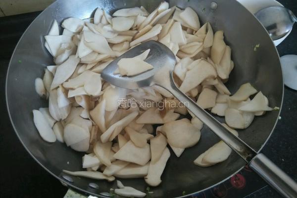 杏鲍菇炒鸡蛋的做法图解9