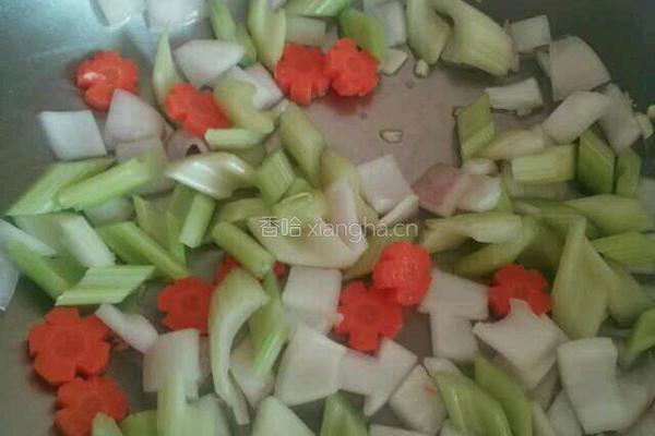 茄汁牛肉粒的做法图解5