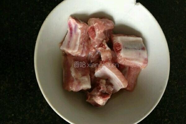 椒盐排骨的做法图解1
