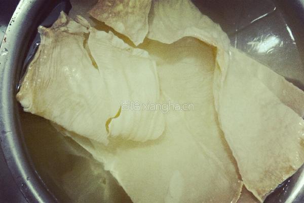 凉拌豆皮的做法图解1