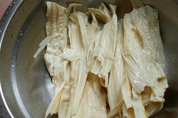 素炒芹菜胡萝卜腐竹的做法图解4