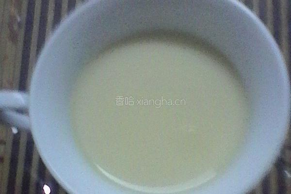 冰奶茶的做法图解1