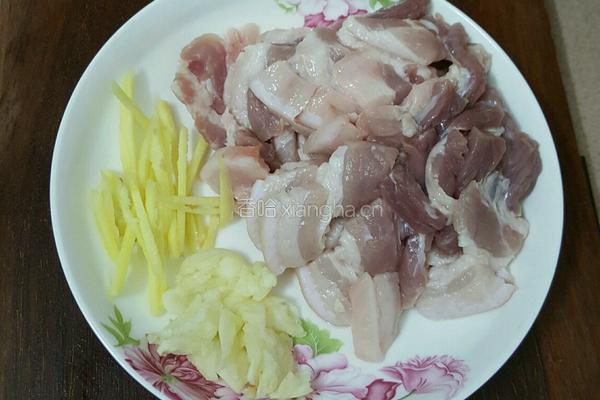黄瓜干炒五花肉的做法图解3