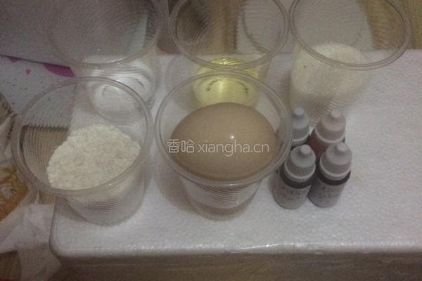 彩虹蛋糕的做法图解1