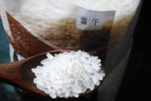 蛋炒饭也能五彩缤纷的做法图解1
