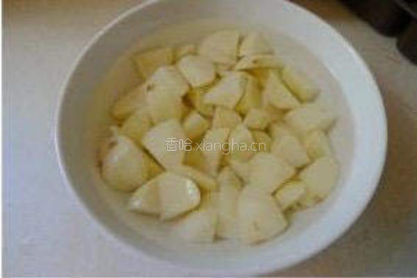 土豆炖排骨的做法图解3