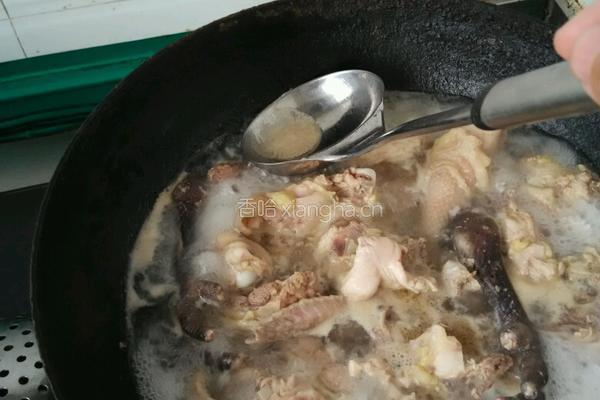 土豆炖鸡的做法图解2