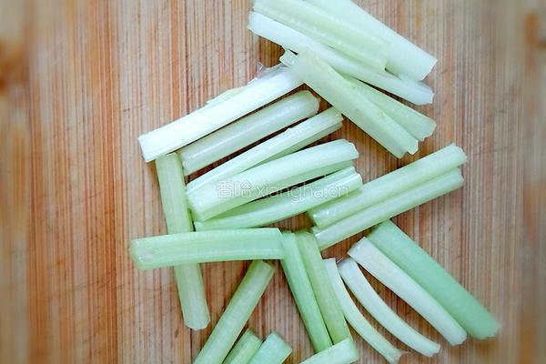 藕片炒肉的做法图解3