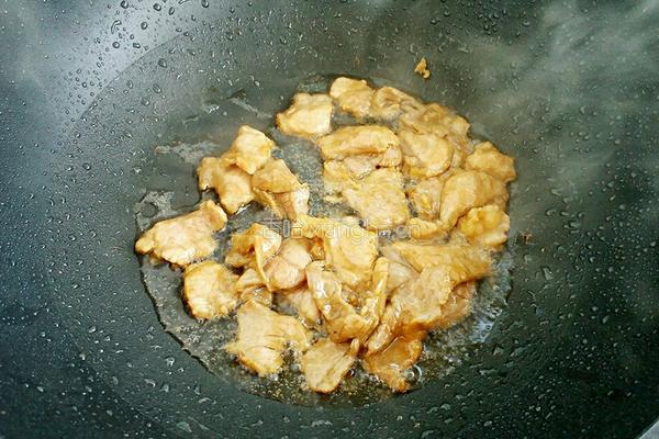 苦瓜炒肉的做法图解3