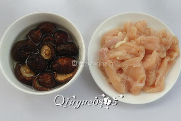 鸡片炒香菇 的做法图解3