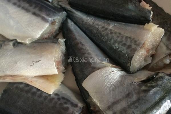 鲅鱼酱茄子的做法图解1