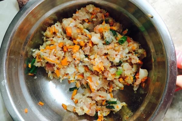 肉末秋葵香菇面的做法图解2