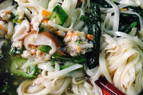 肉末秋葵香菇面的做法图解4