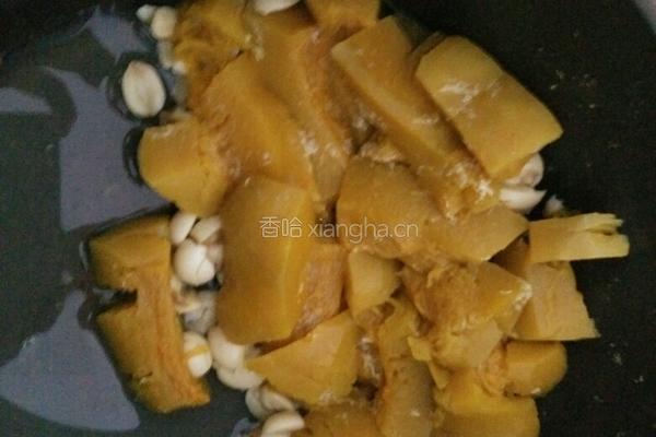 牛奶南瓜的做法图解1