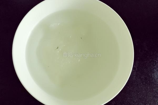 冰糖红枣燕窝的做法图解2