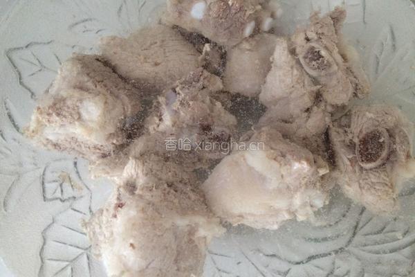 土豆炖排骨的做法图解2