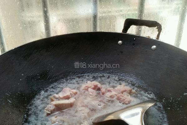 土豆炖排骨的做法图解2