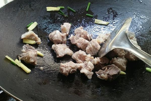 土豆炖排骨的做法图解4