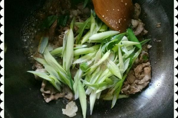 葱爆羊肉的做法图解5
