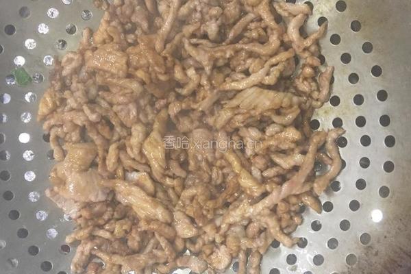 家常京酱肉丝卷千张的做法图解2