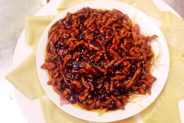 家常京酱肉丝卷千张的做法图解3