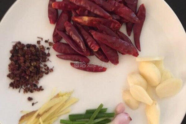 酸菜鱼的做法图解1