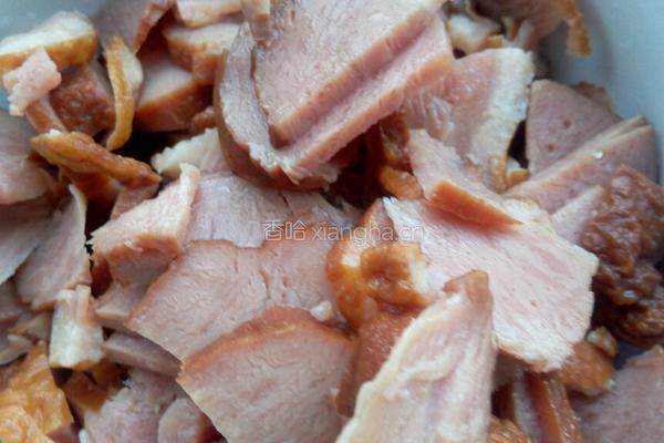 葫萝卜炒卤鸭肉的做法图解1