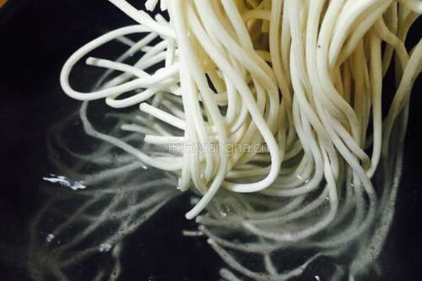 虾仁火腿香菇打卤面的做法图解13
