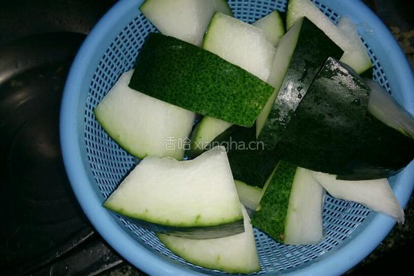 海带猪骨冬瓜玉米汤的做法图解2