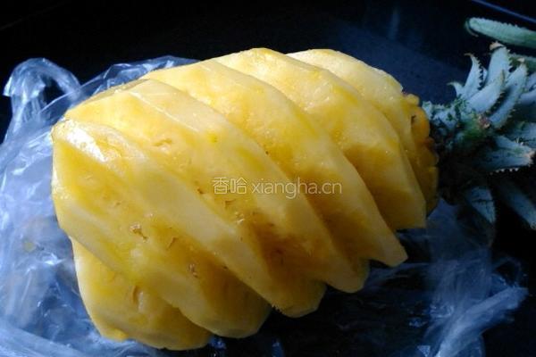 菠萝果酱的做法图解1
