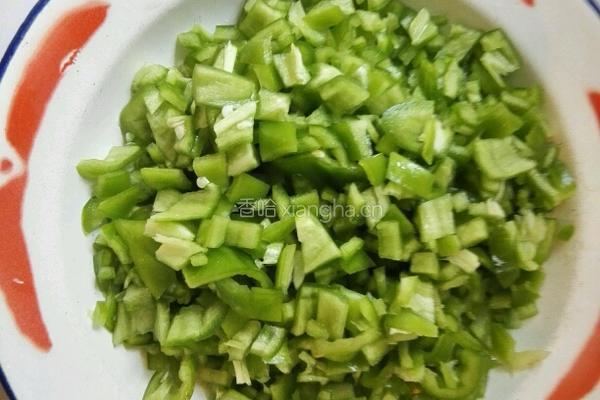 尖椒碎炒肉末的做法图解1