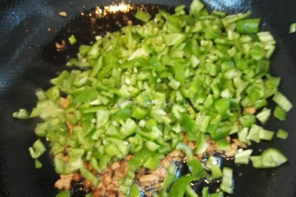 尖椒碎炒肉末的做法图解3