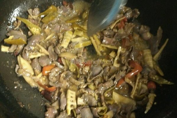 泡菜炒鸭胗的做法图解6