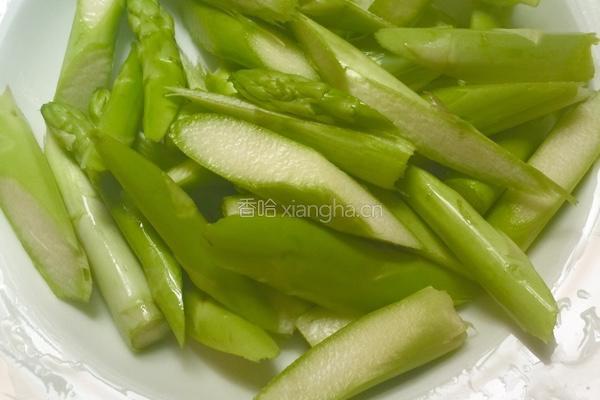 蒜香芦笋炒山药的做法图解2