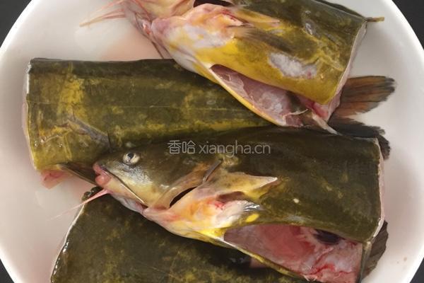 黄骨鱼豆腐汤的做法图解1