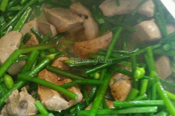 韭菜花炒猪肝的做法图解5