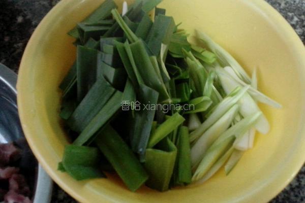 蒜煮油豆腐的做法图解2