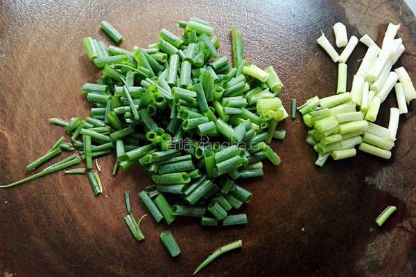 豆芽炒河粉的做法图解3
