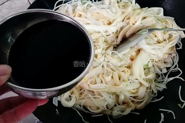 豆芽炒河粉的做法图解7